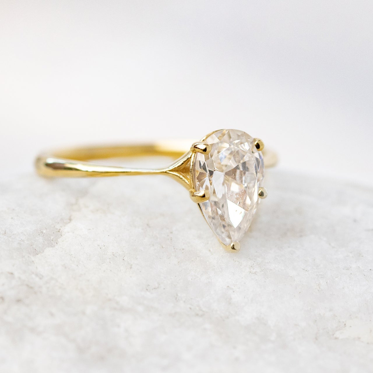 2.00 CT Pear Cut Moissanite Engagement Ring/14K Solid Gold Solitaire Ring/Proposal Matching Ring/Promise Bridal Ring/Bridesmaid Gift For Her