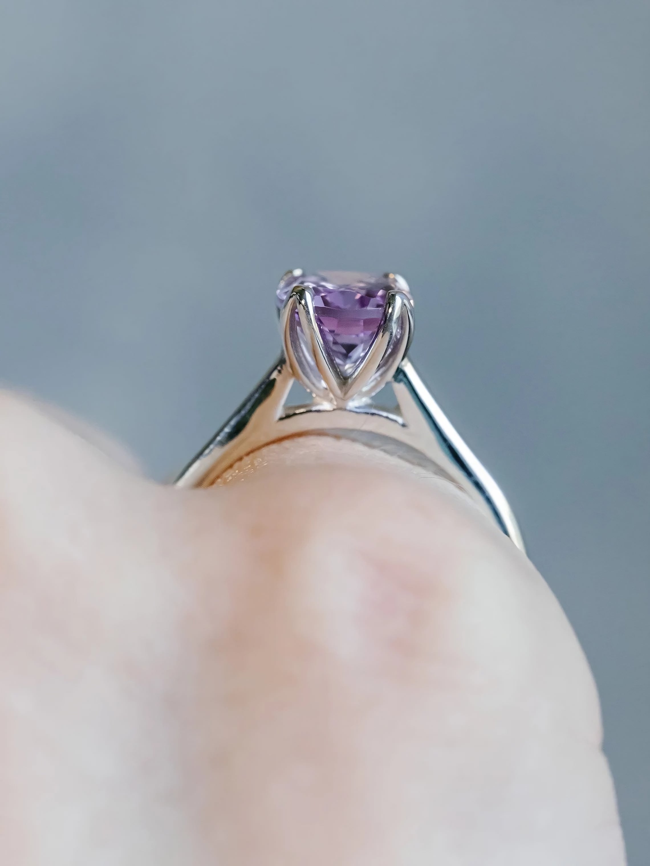 2.5 CT Oval Cut Moissanite Engagement Ring/14K Rose Gold France Amethyst Amethyst Solitaire Ring/ Tulip Prongs Ring/ Promise Ring For Her