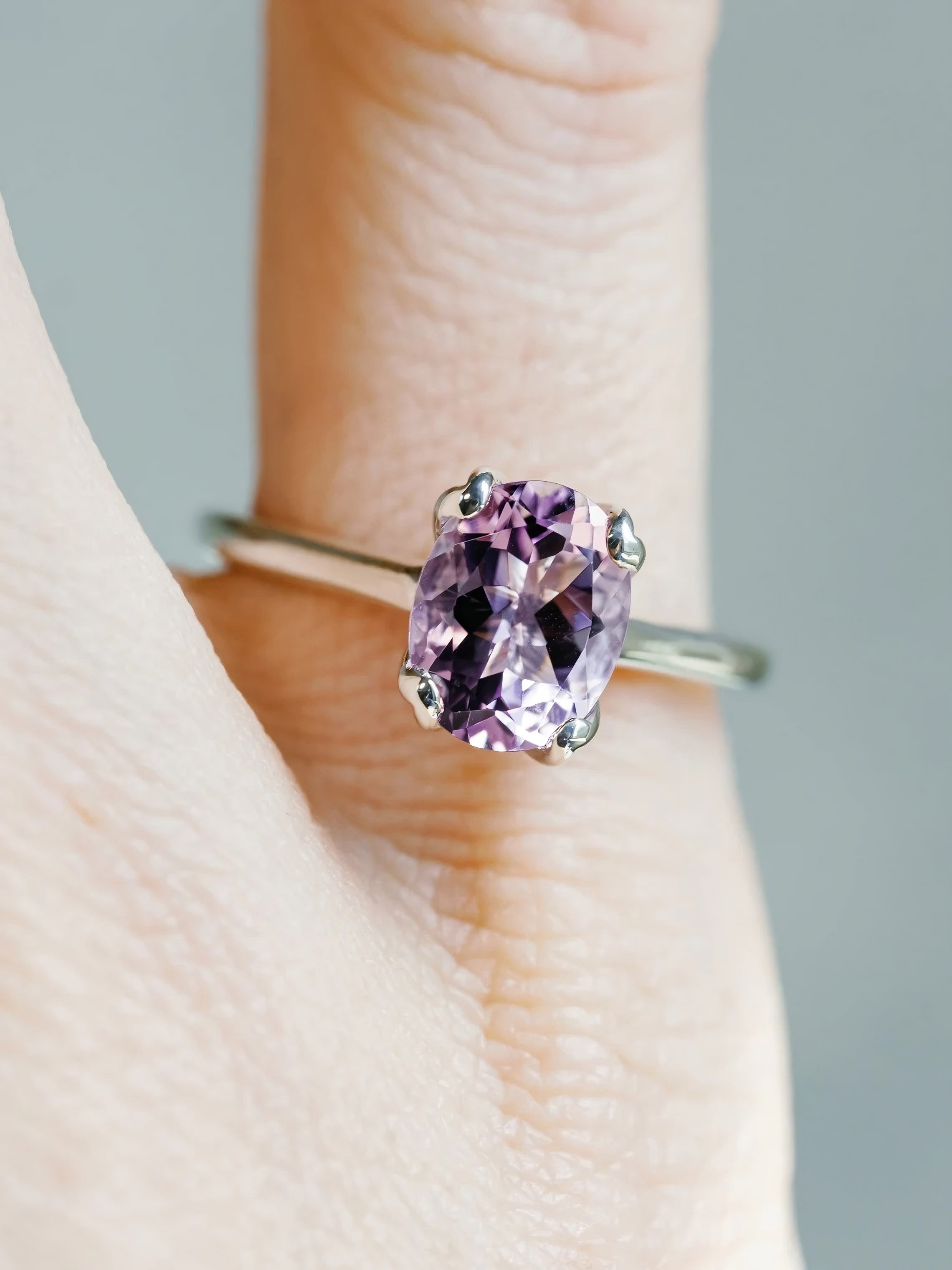 2.5 CT Oval Cut Moissanite Engagement Ring/14K Rose Gold France Amethyst Amethyst Solitaire Ring/ Tulip Prongs Ring/ Promise Ring For Her